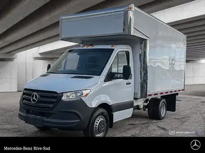 Mercedes-Benz Rive-Sud, la destination Mercedes-Benz par excellence. Bienvenue en première classe. D...