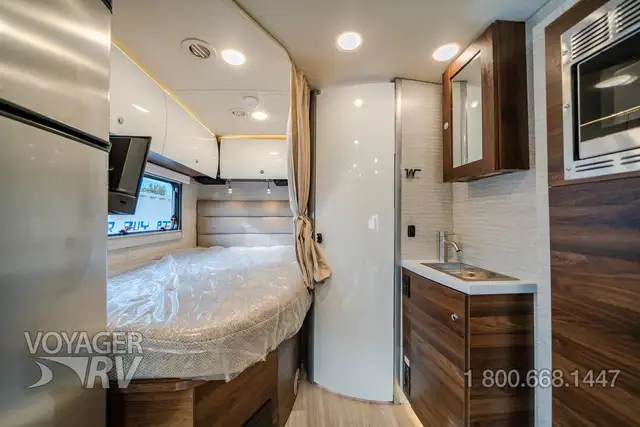 2025 Winnebago Navion 24J in RVs & Motorhomes in Kelowna - Image 15