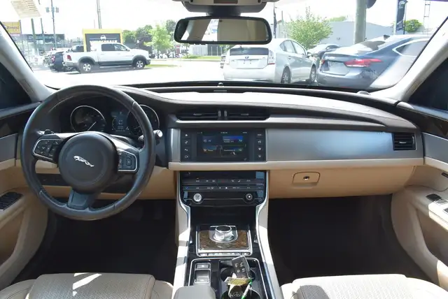 2016 Jaguar XF 35t Prestige AWD in Cars & Trucks in City of Halifax - Image 7