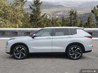 Recent Arrival! 2022 Mitsubishi Outlander LE 2.5L 4-Cylinder DOHC 4WD 4WD, 3rd row seats: split-benc... (image 1)