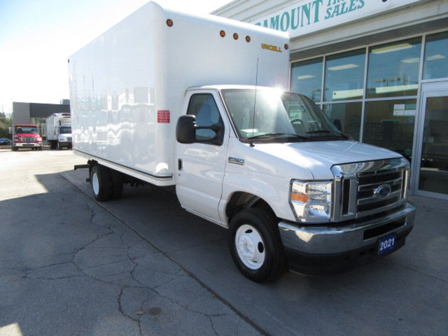  2021 Ford Super Duty E-450 DRW GAS WITH 16 FT HIGH BOX CUBE & R in Cars & Trucks in Markham / York Region - Image 2