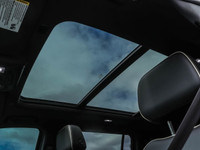 DIESEL! 8 PASSENGER, SLT PREMIUM PKG WITH HEATED LEATHER, PANORAMIC SUNROOF, HD SURROUND CAMERA, BLU... (image 6)