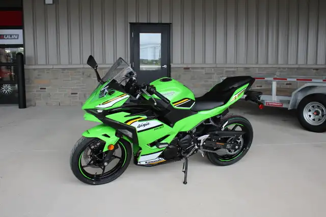 2025 Kawasaki NINJA 500 SE KRT EDITION Motorcycle in Sport Bikes in Trenton - Image 3