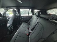 *Heated Seats, Synthetic Leather Seats, Apple CarPlay, Navigation, Heated Steering Wheel!* Rugged an... (image 4)