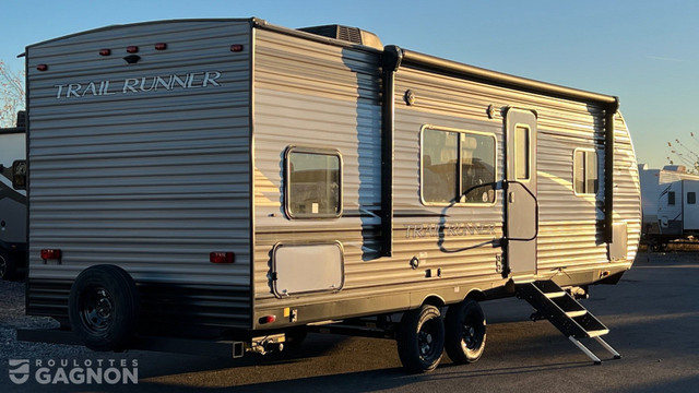 2023 Trail Runner 261 BHS Roulotte de voyage in Travel Trailers & Campers in Laval / North Shore - Image 3