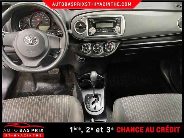 Toyota Yaris Hayon 5 portes, boîte automatique, LE 2014 à vendre in Cars & Trucks in Saint-Hyacinthe - Image 2