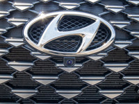 The 2022 Hyundai Palisade Ultimate Calligraphy is a top-tier three-row SUV that blends upscale comfo... (image 9)