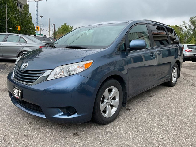 2017 Toyota Sienna LE 8-Passenger - ALLOYS! BACK-UP CAM! PWR DOO in Cars & Trucks in Kitchener / Waterloo - Image 3