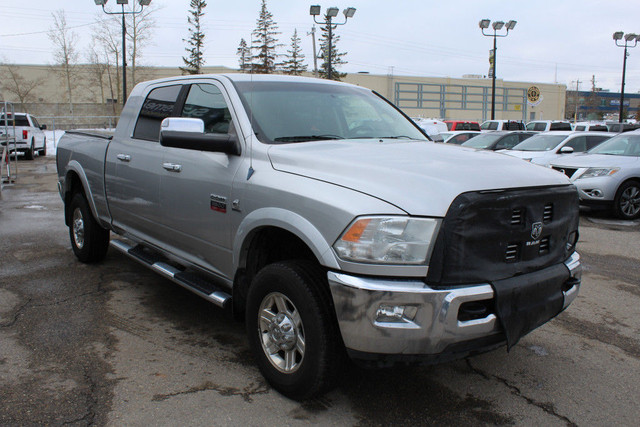 2012 Ram 3500 4WD Mega Cab 160.5" Laramie in Cars & Trucks in Calgary - Image 3