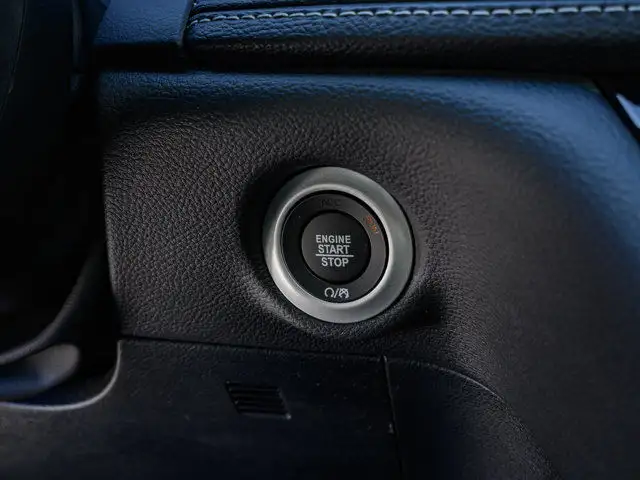 2025 Chrysler Pacifica Select in Cars & Trucks in Barrie - Image 33