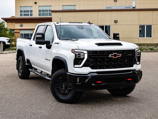 2024 Chevrolet Silverado 2500HD ZR2 6.6L Duramax in Cars & Trucks in Strathcona County - Image 2