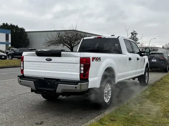 2020 Ford F-350 SD XLT Crew Cab 4WD in Cars & Trucks in Richmond - Image 10