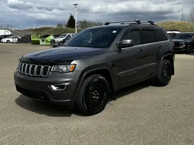 //ONE OWNER// Heated Steering wheel Automatic Start/Stop button Keyless Enter n' Go with push button...