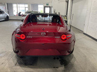// JAMAIS ACCIDENTÉ! //Ce Mazda MX-5 RF RF GT**CUIR**MAGS**CAMERA RECUL**BOSE**NAVI** 2022, affichan... (image 2)