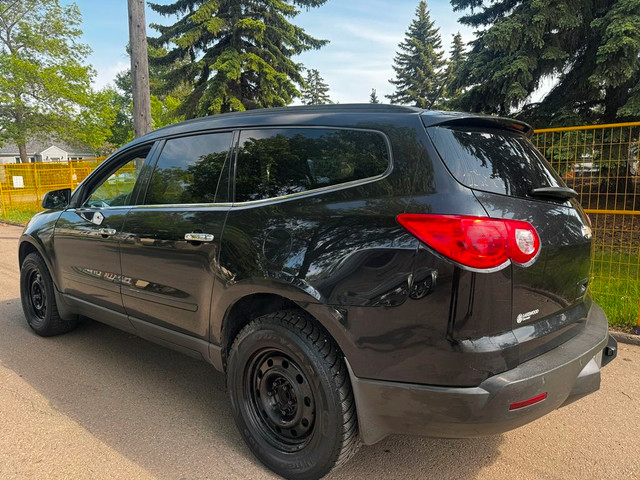 2012 Chevrolet Traverse 1LT - FWD - 7 PASSENGER in Cars & Trucks in Edmonton - Image 3