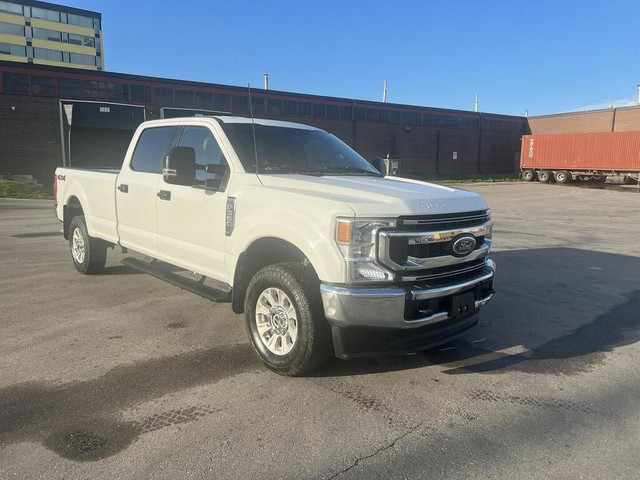 2022 Ford F-350 XLT Crew Cab Long Box 4WD in Cars & Trucks in City of Toronto