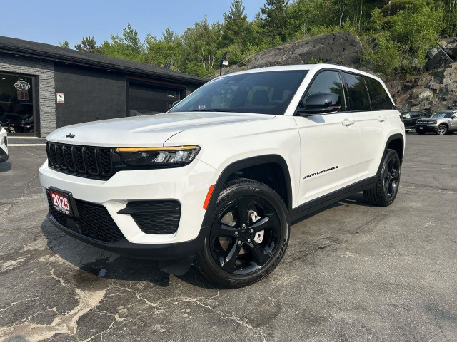 2025 Jeep Grand Cherokee Laredo BLACK ALLOYS! REMOTE START! H... in Cars & Trucks in Sudbury