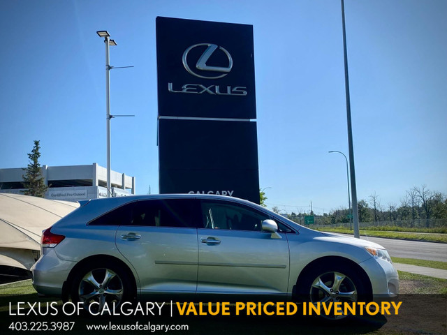 2010 Toyota Venza V6 in Cars & Trucks in Calgary - Image 2