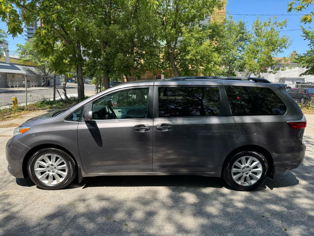 2015 Toyota Sienna LE in Cars & Trucks in City of Toronto - Image 2