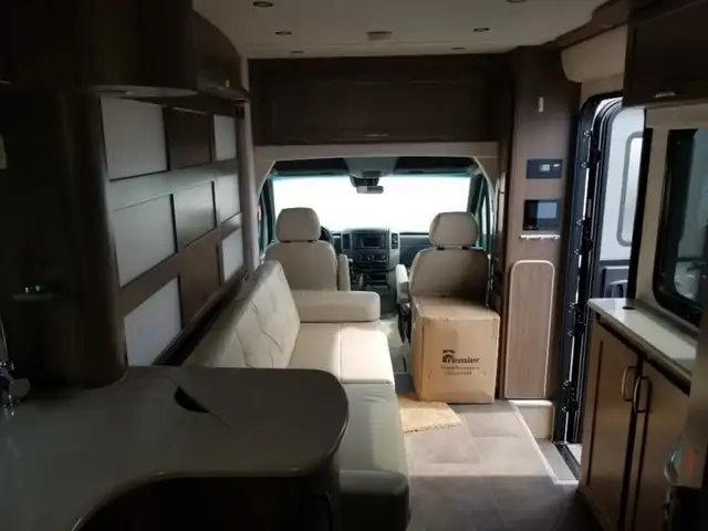 2018 Pleasure-Way Plateau XLMB Std. Model in RVs & Motorhomes in Kelowna - Image 8