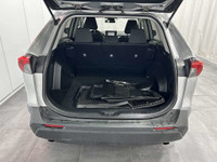 Découvrez le Toyota RAV4 2021 LE qui allie confort et technologie avec brio! Avec seulement 39,234 k... (image 8)