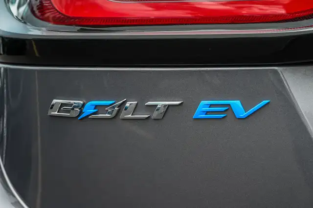 2023 Chevrolet Bolt EV 1LT * Carplay * Sieges Chauffant et Elect in Cars & Trucks in City of Montréal - Image 9
