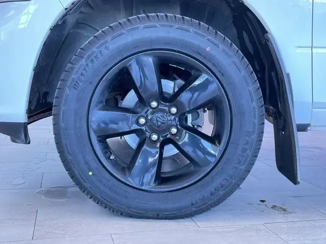 2023 Ram 1500 Classic Express | 4X4 | Backup Camera in Cars & Trucks in Prince George - Image 19