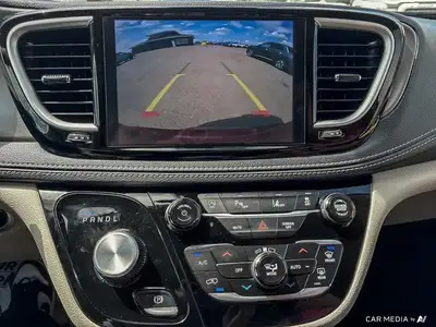 2024 Chrysler Pacifica Touring-L | Apple Carplay | Heated Seats, View more