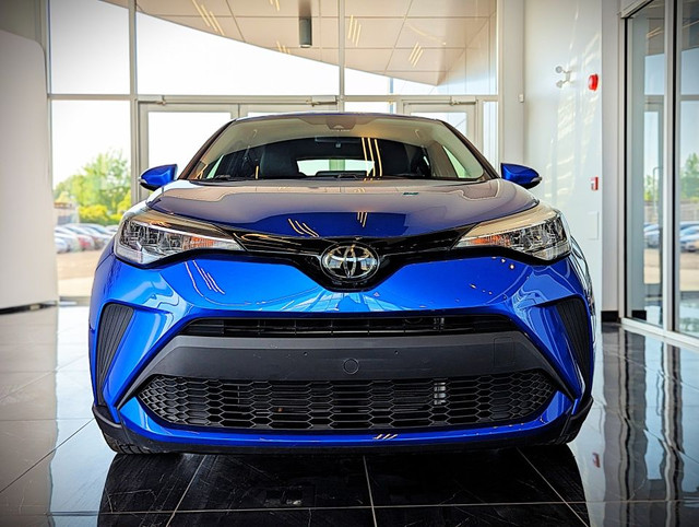 2020 Toyota C-HR LE in Cars & Trucks in City of Montréal - Image 2