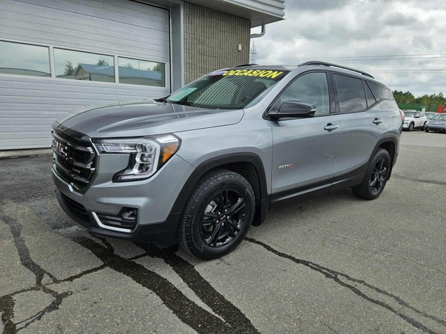 2023 GMC Terrain AT4, AWD, CUIR, TOIT PANORAMIQUE in Cars & Trucks in Shawinigan