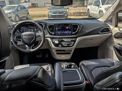 2024 Chrysler Pacifica Touring-L | Apple Carplay | Heated Seats, View more