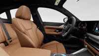 Découvrez la *2025 BMW i4 eDrive40*, la première Gran Coupé entièrement électrique, qui allie dynami... (image 8)