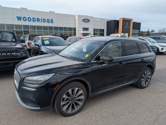 2020 Lincoln Corsair Reserve 2.0L, NAVIGATION, SUNROOF, LEATH... in Cars & Trucks in Calgary