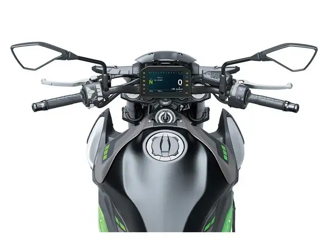 2025 Kawasaki Z900 RESERVE PAR TELEPHONE in Street, Cruisers & Choppers in Laval / North Shore - Image 8