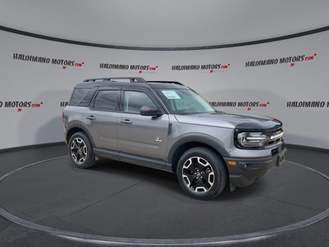 2023 Ford Bronco Sport Outer Banks in Cars & Trucks in Hamilton - Image 2