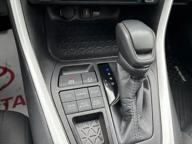 Toyota RAV4 XLE 2022 AWD - BAS MILLAGE - in Cars & Trucks in Québec City - Image 22