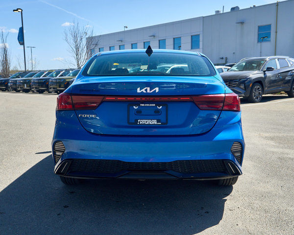 2022 Kia Forte EX | Heated Seats and Steering Wheel in Cars & Trucks in Edmonton - Image 4