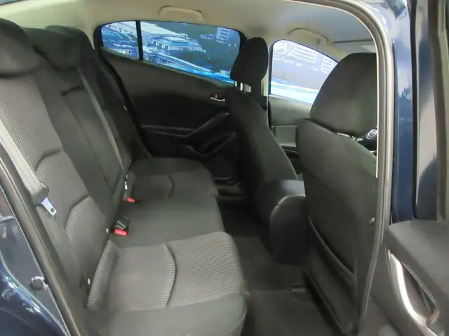MAZDA 3 2015 GS AUTOMATIQUE SIEGES CHAUFFANT CAMERA PUSH START in Cars & Trucks in Lévis - Image 16