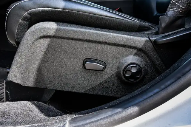 2018 Dodge Journey GT • HEATED LEATHER • NAV • PREMIUM AUDIO in Cars & Trucks in Cornwall - Image 24