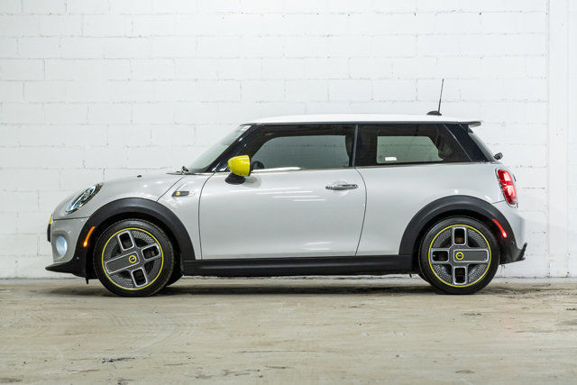 2021 MINI 3 Door Cooper SE 3 Door 100% électrique | Fun in Cars & Trucks in City of Montréal - Image 4