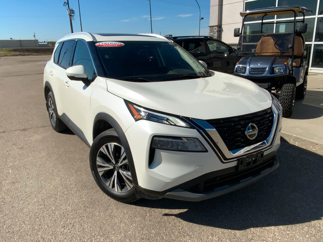 2021 Nissan Rogue SV AWD | Leather | Moonroof | Power Heated Sea in Cars & Trucks in Regina