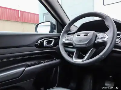 2024 Jeep Compass Altitude | Heated Seats | Rain Sensing Wipers, View more