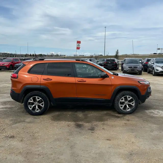 2015 Jeep Cherokee Trailhawk 4X4!!! LOCAL VEHICLE!!! BRAND NEW A62930785754371121