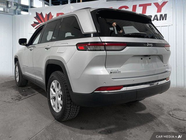 2023 Jeep Grand Cherokee Limited in Cars & Trucks in Saskatoon - Image 4