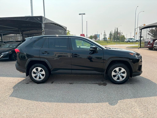 2023 Toyota RAV4 LE AWD - HEATED SEATS / BACK UP CAMERA in Cars & Trucks in Calgary - Image 4