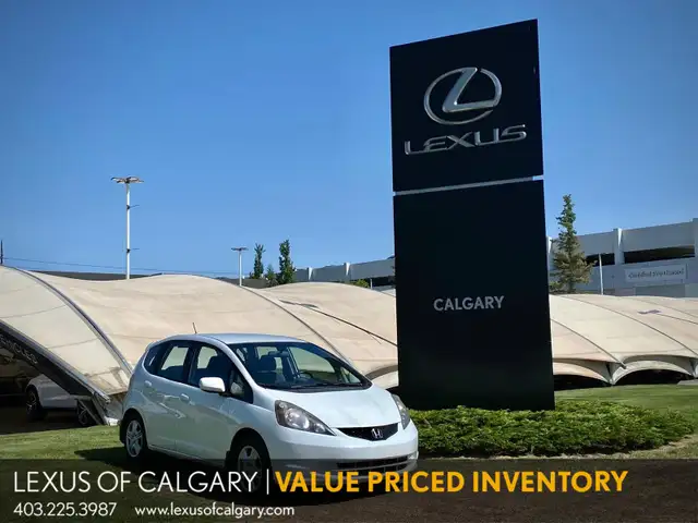 2012 Honda Fit LX in Cars & Trucks in Calgary - Image 2