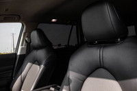 Brake Assist,ABS,Power Steering,All Wheel Drive,4-Wheel Disc Brakes,Tires - Front Performance,Interm... (image 8)