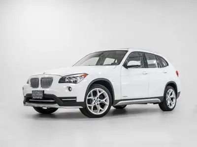 Accident Free, Clean Carfax, Ontario Vehicle, Navigation, Panoramic Sunroof, Heated Seat, Air Condit...