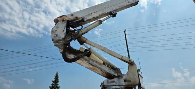 2006 Ford Super Duty F-450 DRW Diesel 34 foot Bucket Truck Boom  in Cars & Trucks in Mississauga / Peel Region - Image 4