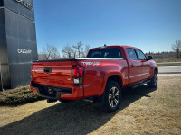 Stock#: 250595AThe 2018 Toyota Tacoma SR5 V6 4x4 Double Cab with a 6 ft box is a versatile and capab... (image 2)